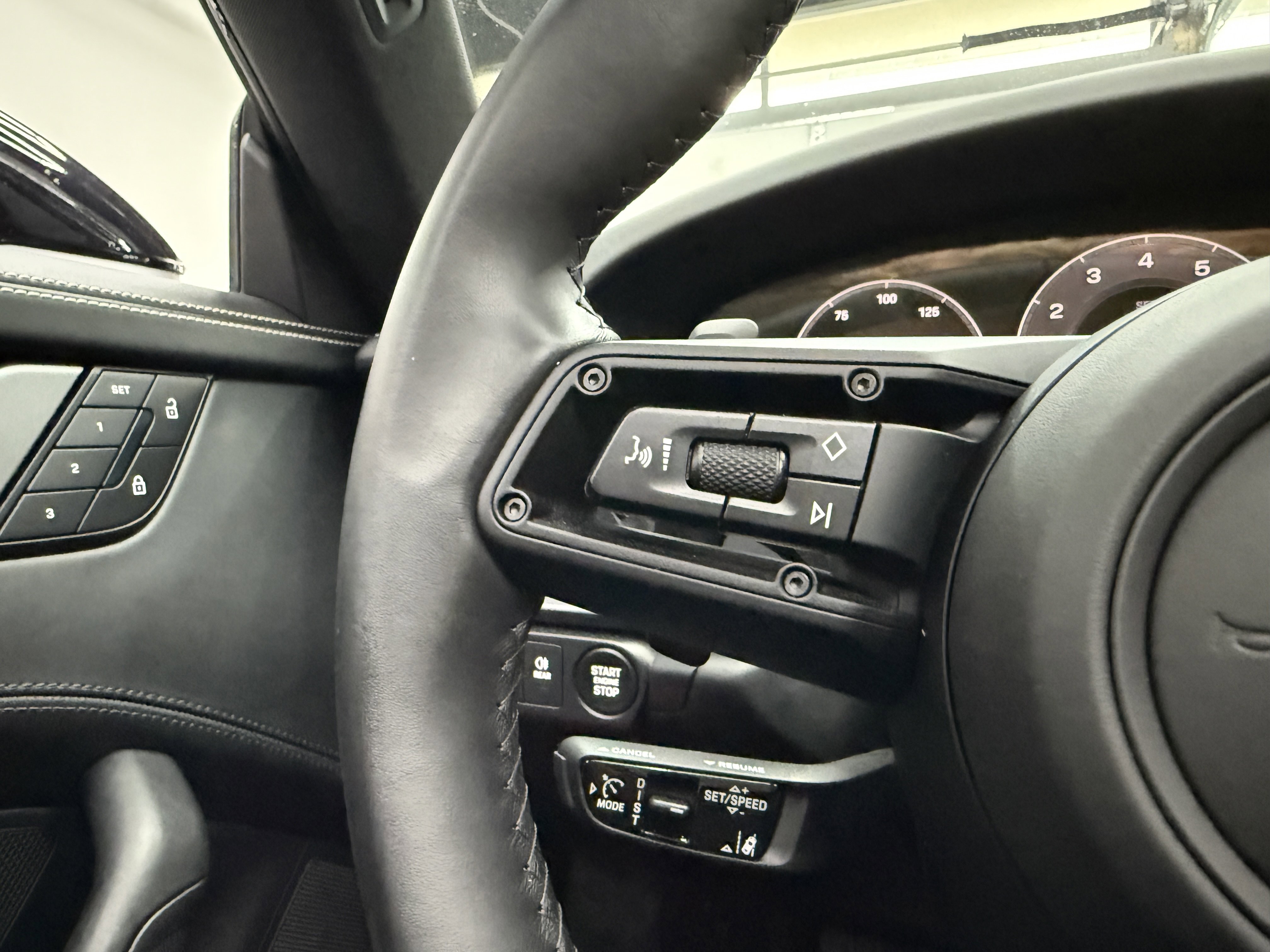 Used 2025 Porsche 911 Carrera image 17