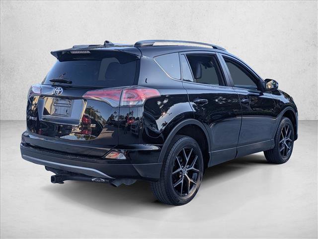 Used 2017 Toyota RAV4 SE image 5