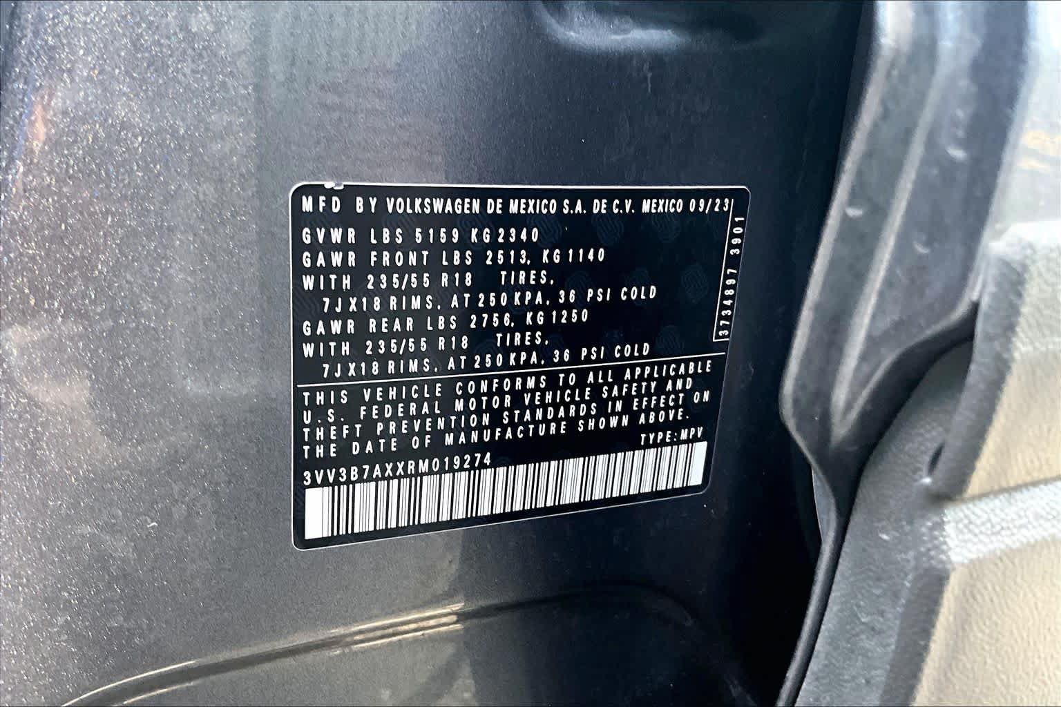 Used 2024 Volkswagen Tiguan SE FWD image 34