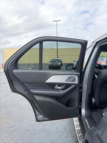 Used 2020 Mercedes-Benz GLE 350 4MATIC w/ Premium Package image 18