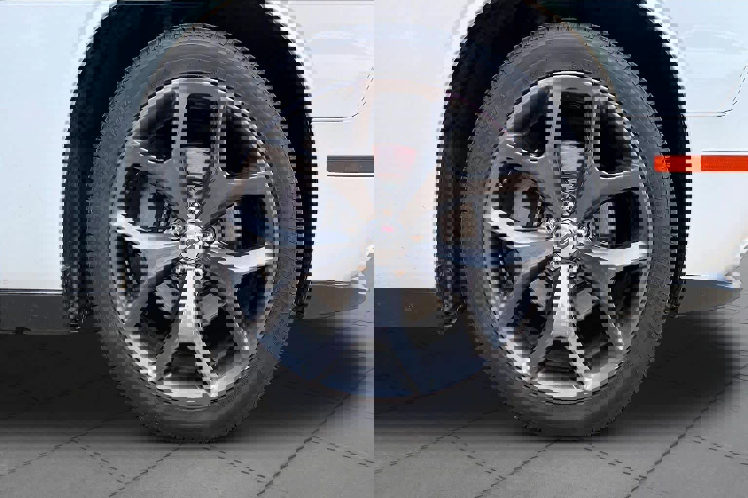 Used 2019 Dodge Challenger SXT w/ Plus Package image 9