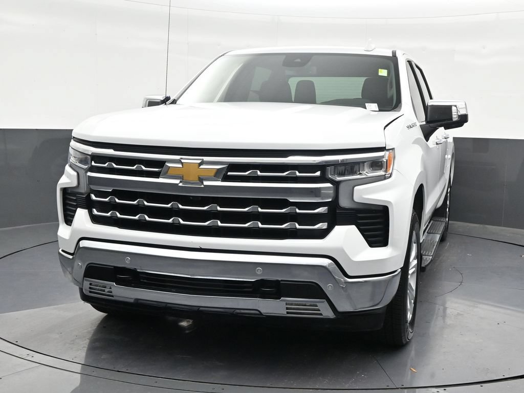 Used 2025 Chevrolet Silverado 1500 LTZ RWD image 9