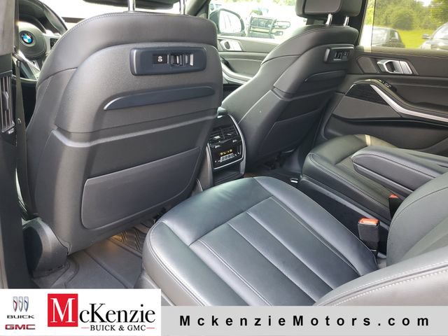 Used 2021 BMW X7 xDrive40i w/ M Sport Package AWD/4WD image 24