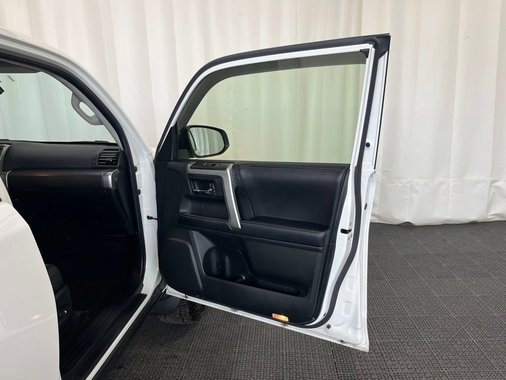 Used 2021 Toyota 4Runner SR5 Premium w/ Moonroof Package AWD/4WD image 20