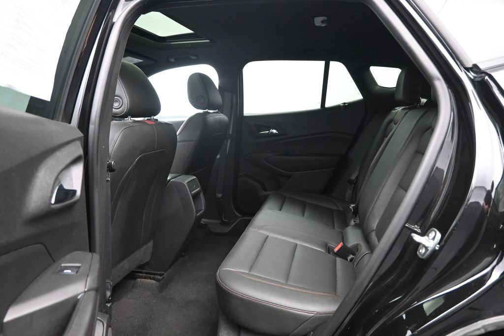 Used 2025 Chevrolet Trax RS w/ Sunroof Package FWD image 25