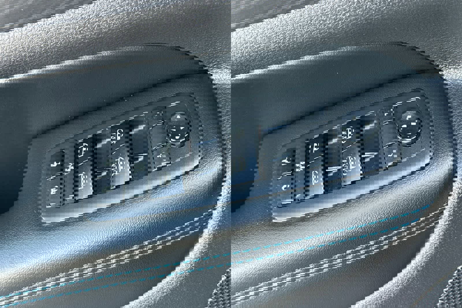 Used 2019 Jeep Grand Cherokee Laredo image 13