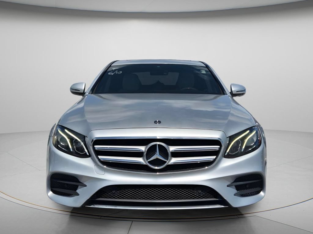 Used 2020 Mercedes-Benz E 350 Sedan image 5