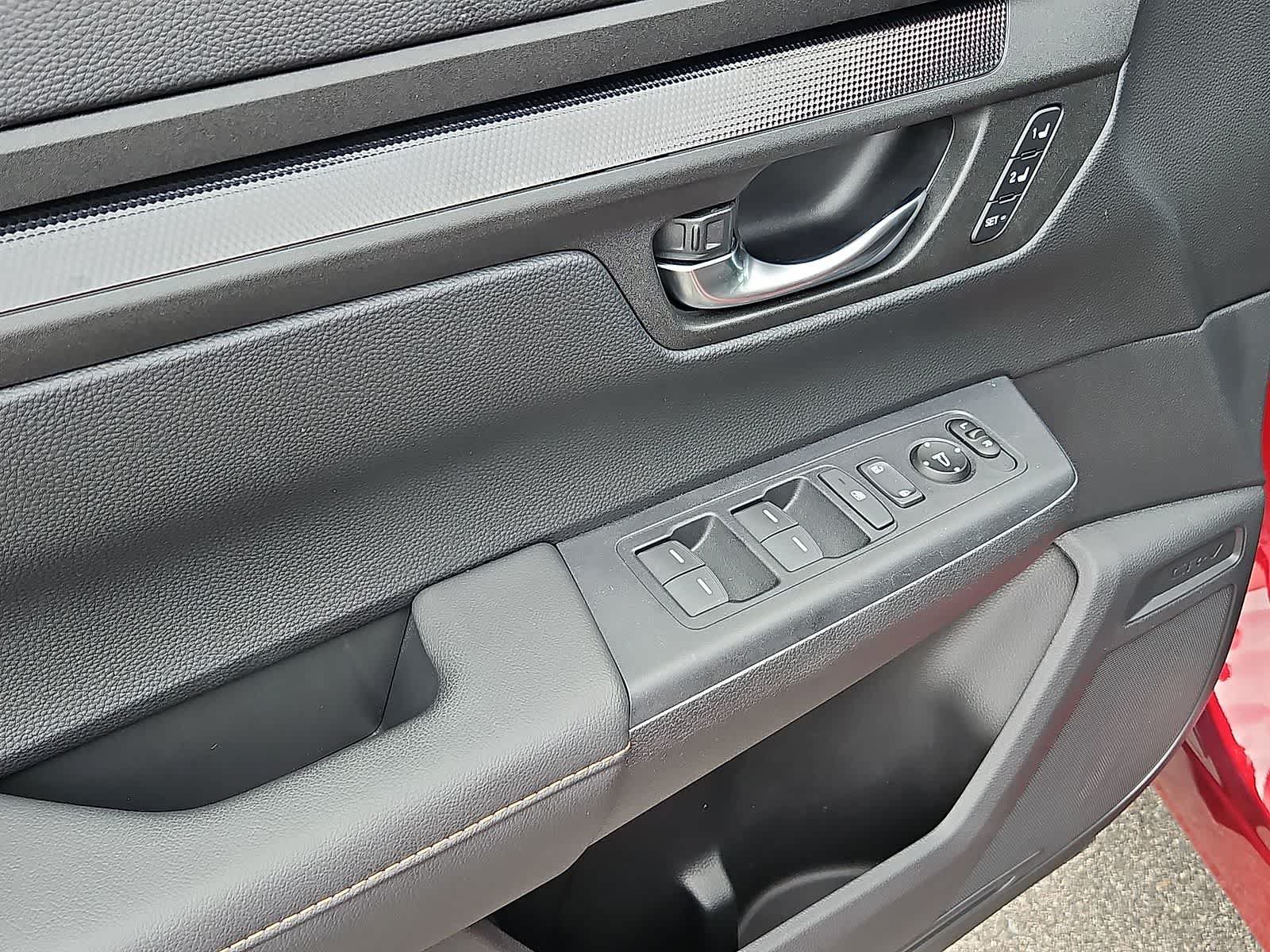 Used 2025 Honda CR-V Sport-L image 29