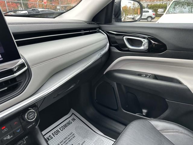 Certified 2022 Jeep Compass Limited image 30