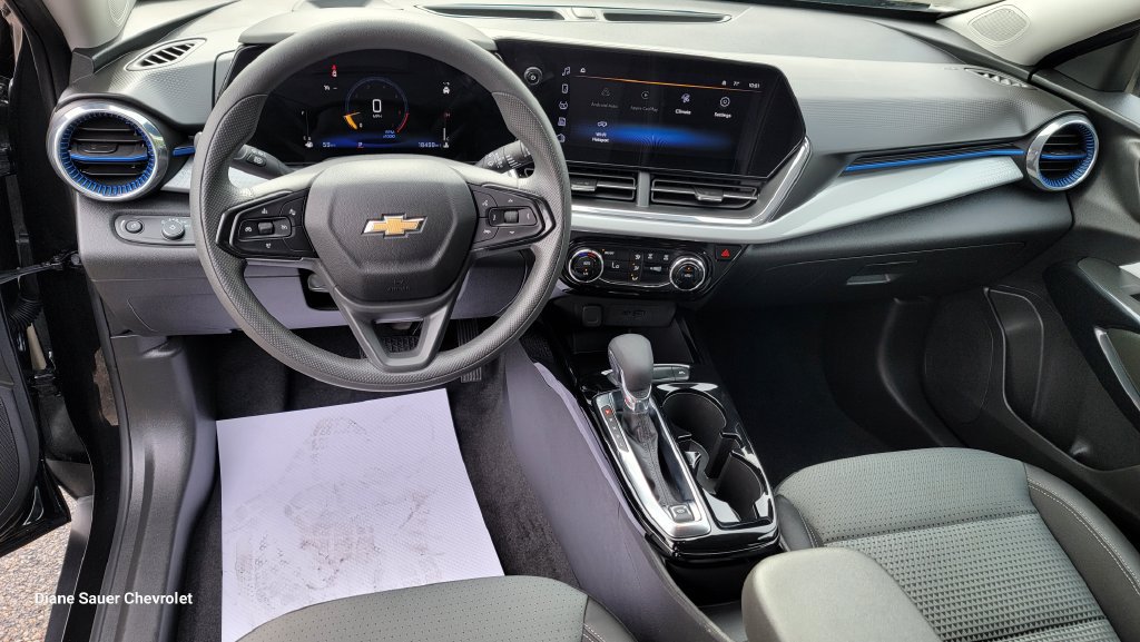 Used 2026 Chevrolet Trax LT FWD image 24