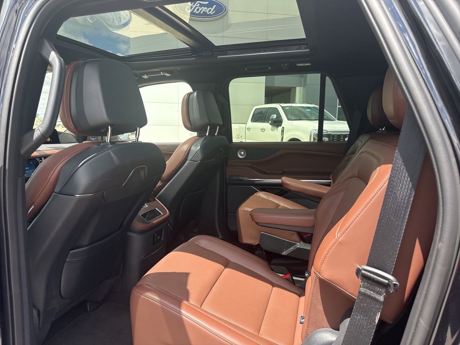 Used 2025 Lincoln Navigator Reserve image 10