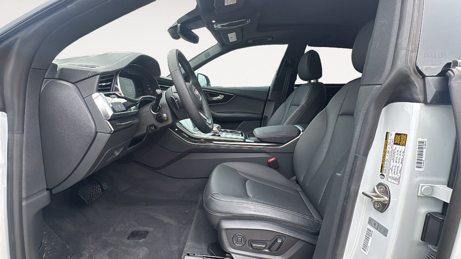 Used 2024 Audi Q8 Premium Plus AWD/4WD image 9