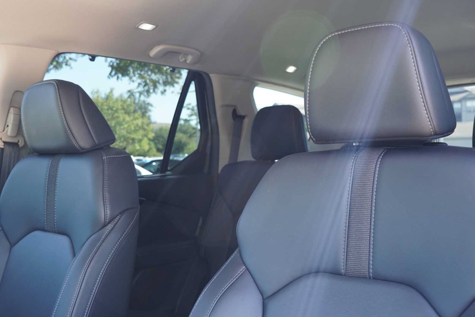 Used 2025 Honda Pilot EX-L image 9