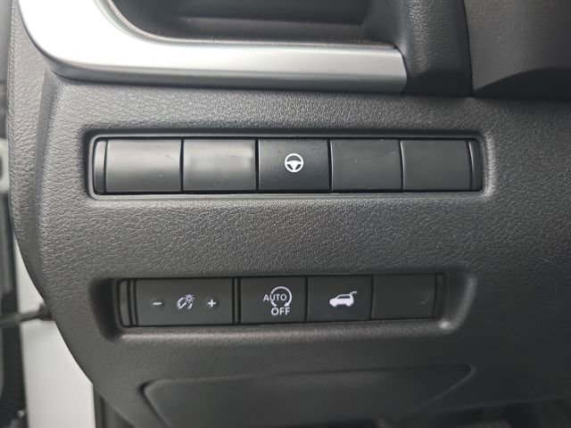 Used 2024 Nissan Rogue SV AWD/4WD image 37