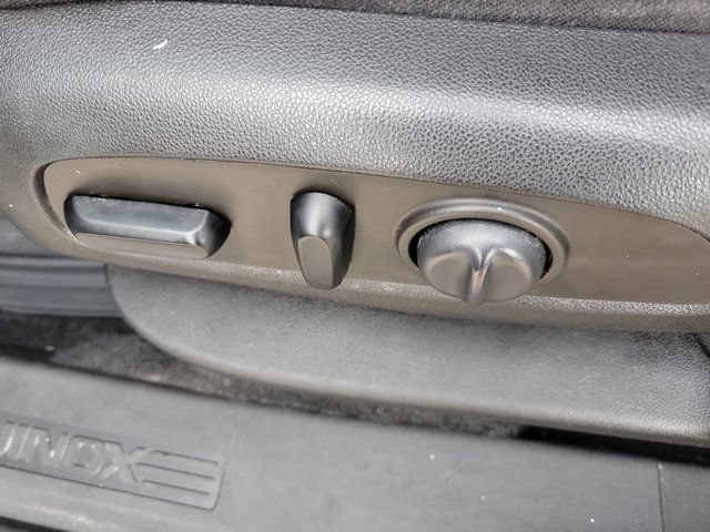Used 2021 Chevrolet Equinox LS w/ LS Convenience Package FWD image 22