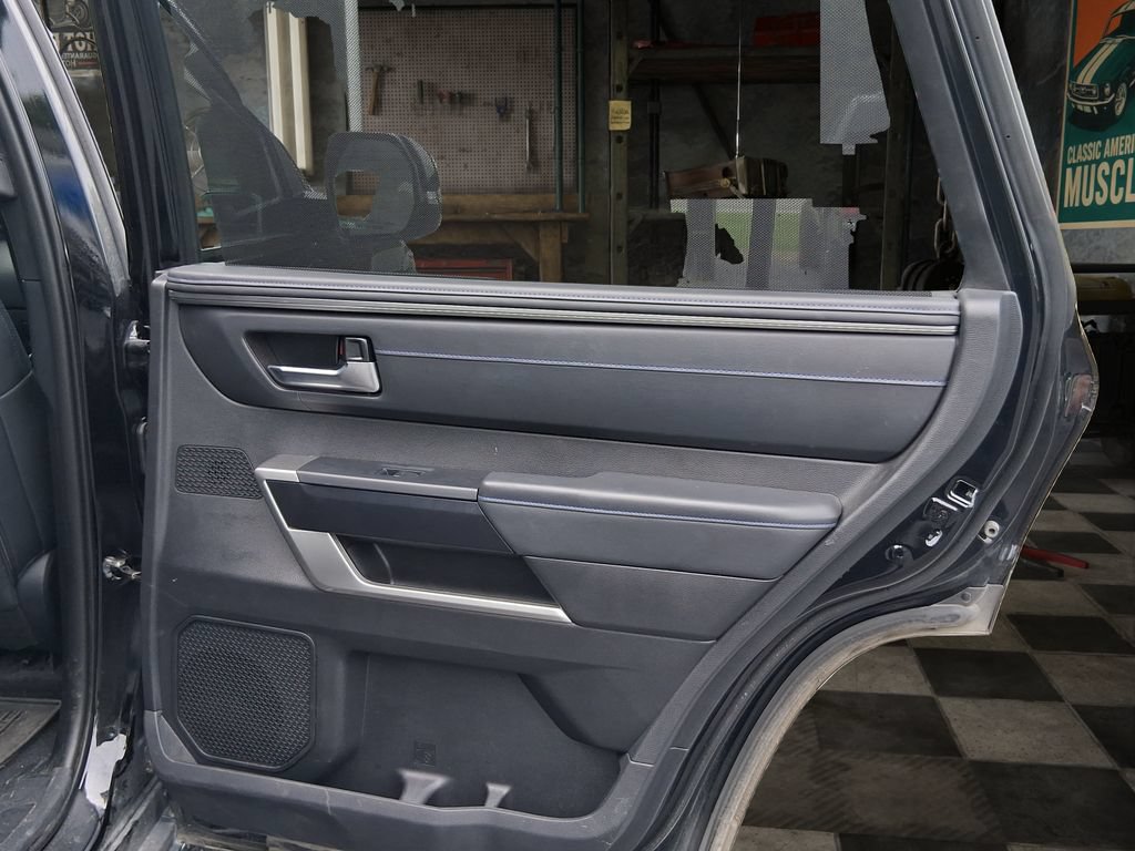 Used 2025 Toyota Sequoia Platinum AWD/4WD image 10
