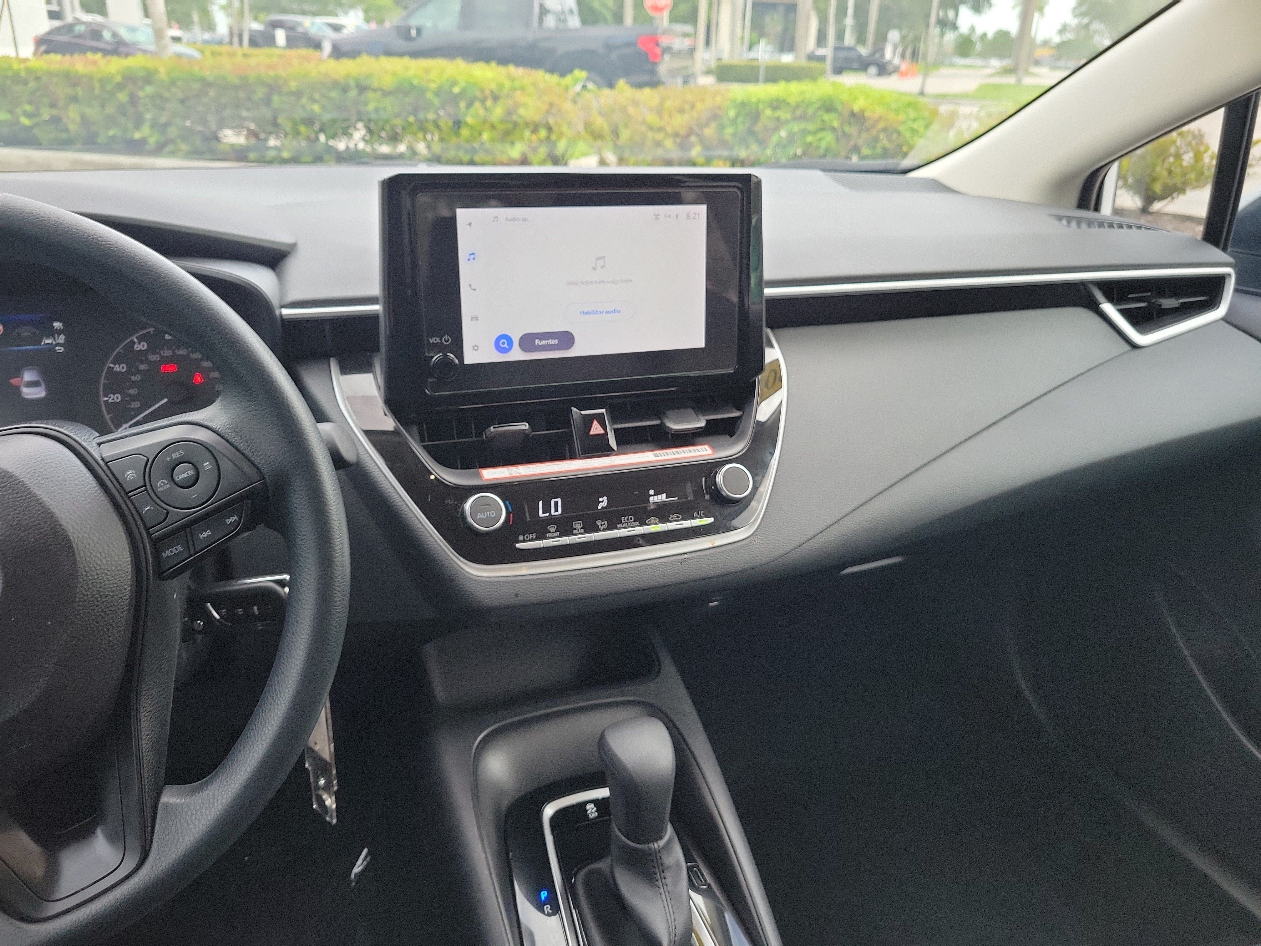 Used 2025 Toyota Corolla LE FWD image 18