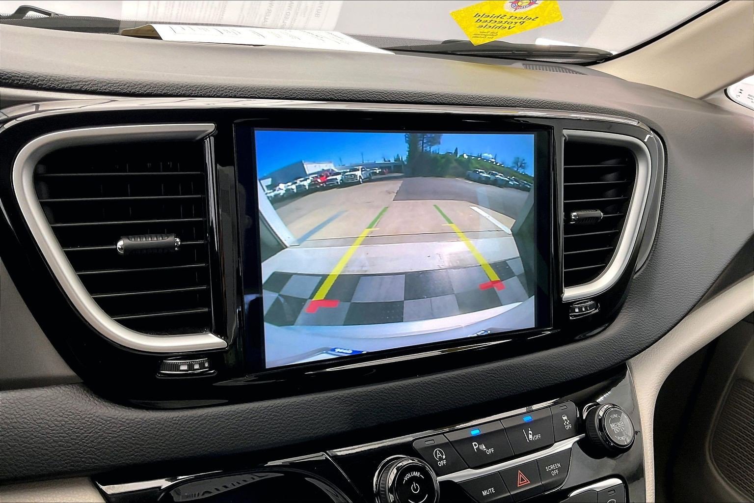 Used 2024 Chrysler Pacifica Touring-L image 23