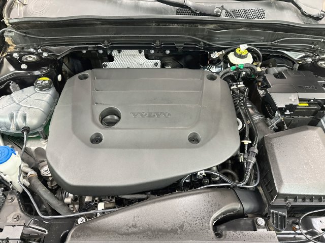 Used 2026 Volvo XC40 B5 Plus AWD/4WD image 30