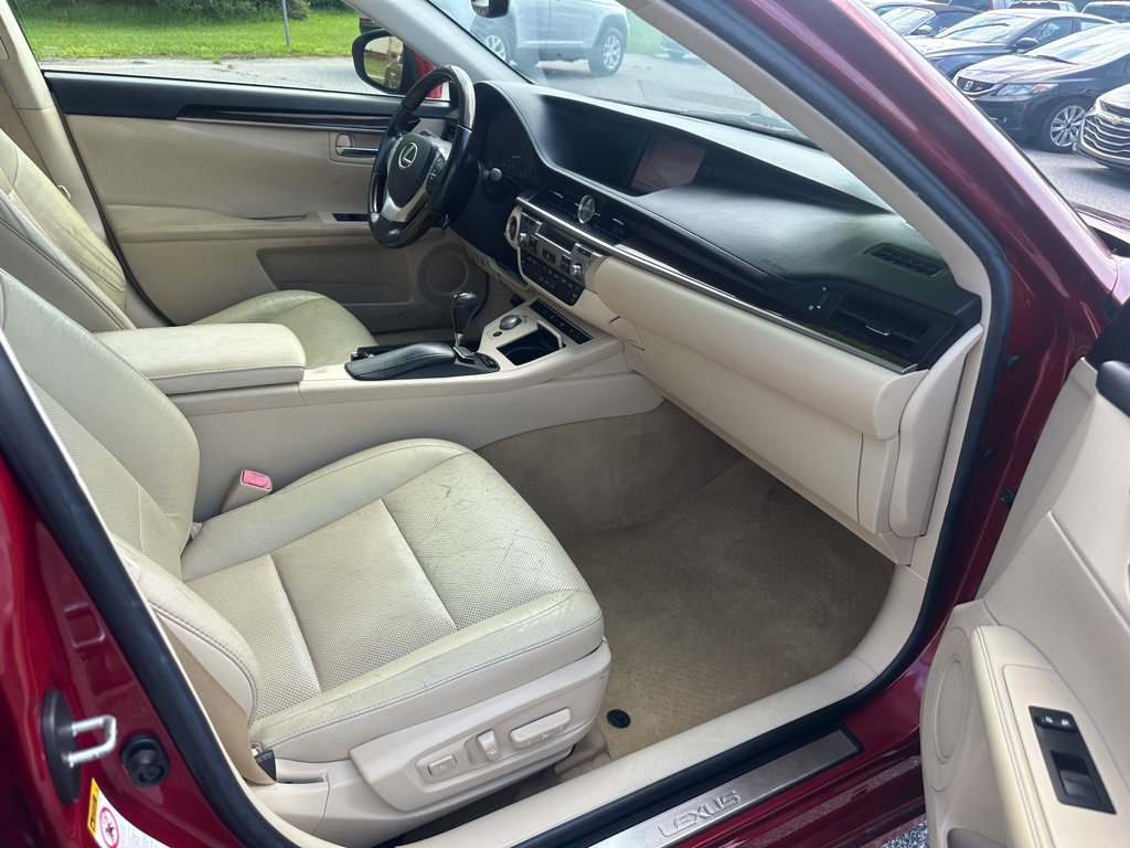 Used 2013 Lexus ES 350 w/ Luxury Pkg FWD image 23