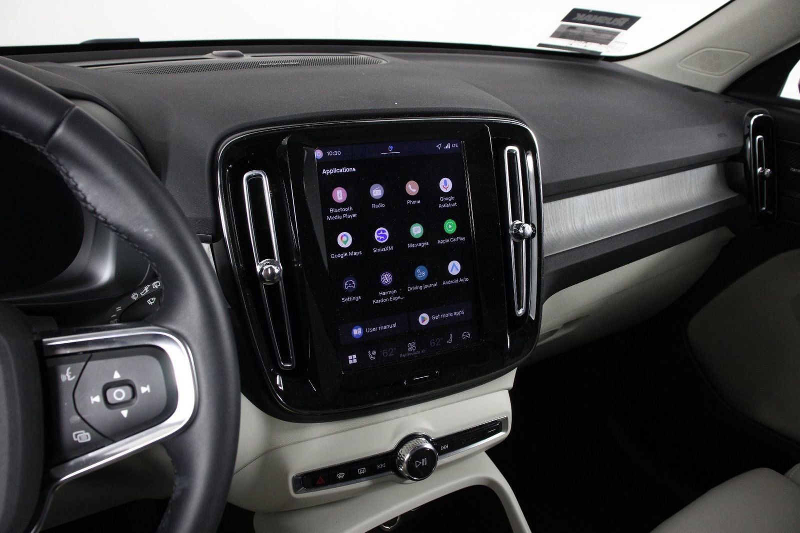 Used 2026 Volvo XC40 B5 Ultra w/ Climate Package image 9