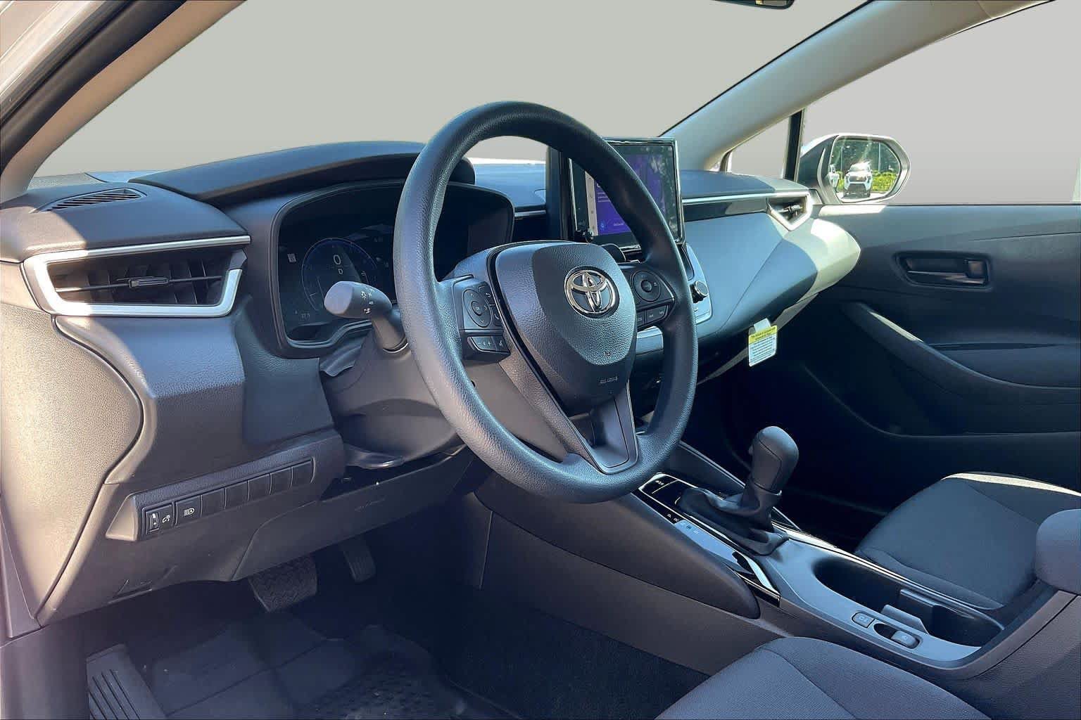 Used 2026 Toyota Corolla LE FWD image 17