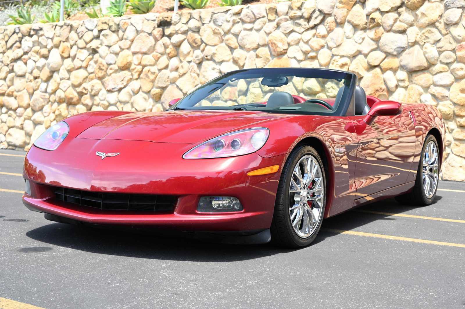 Used 2006 Chevrolet Corvette Convertible w/ Preferred Equipment Group RWD image 3