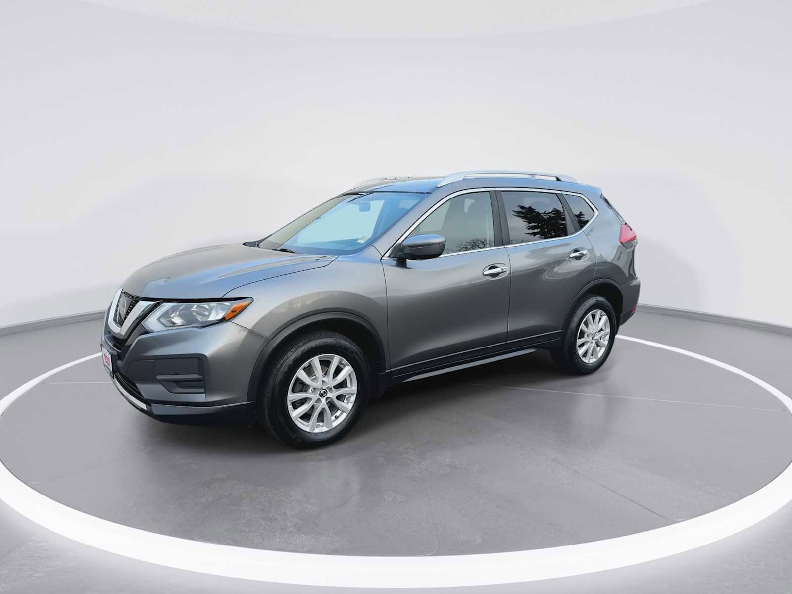 Used 2017 Nissan Rogue SV image 4