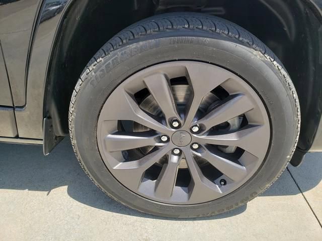 Used 2020 Jeep Cherokee High Altitude AWD/4WD image 28