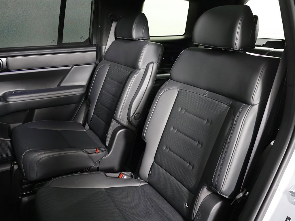 Certified 2025 Hyundai Santa Fe Calligraphy image 36