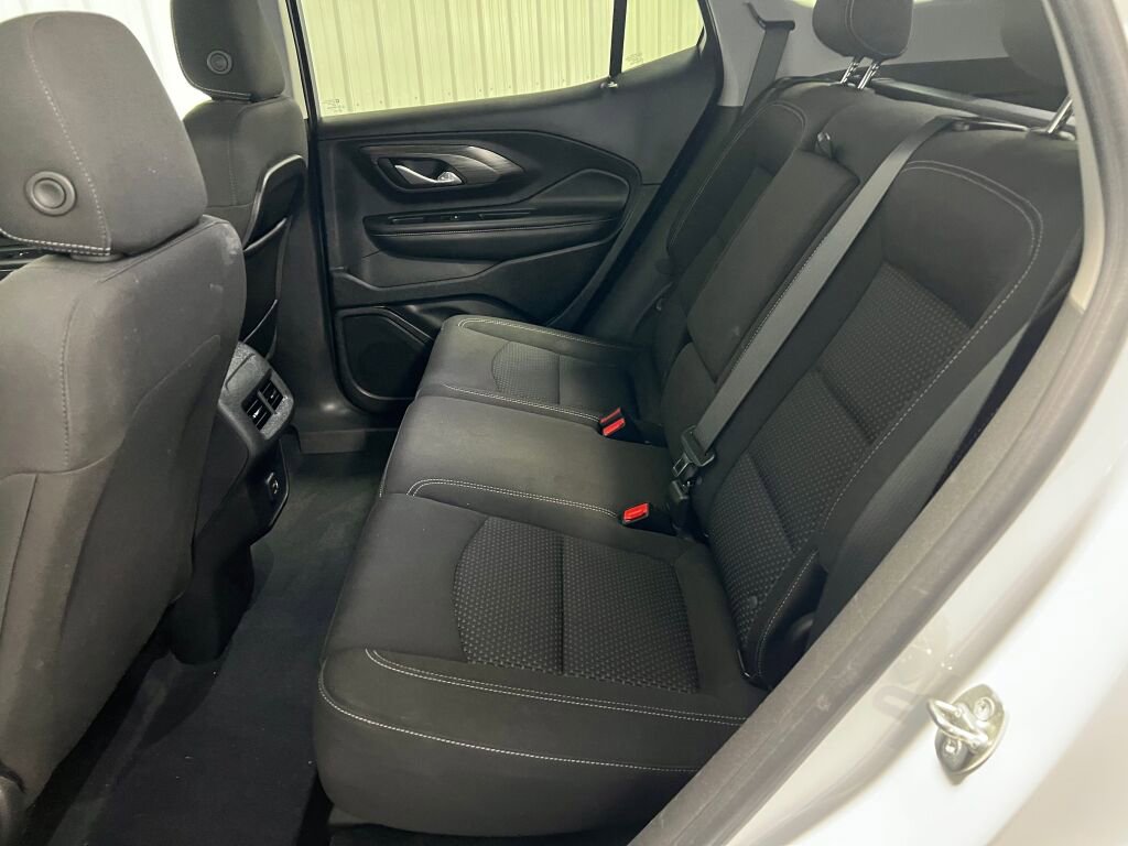 Used 2023 GMC Terrain SLE w/ Driver Convenience Package image 6