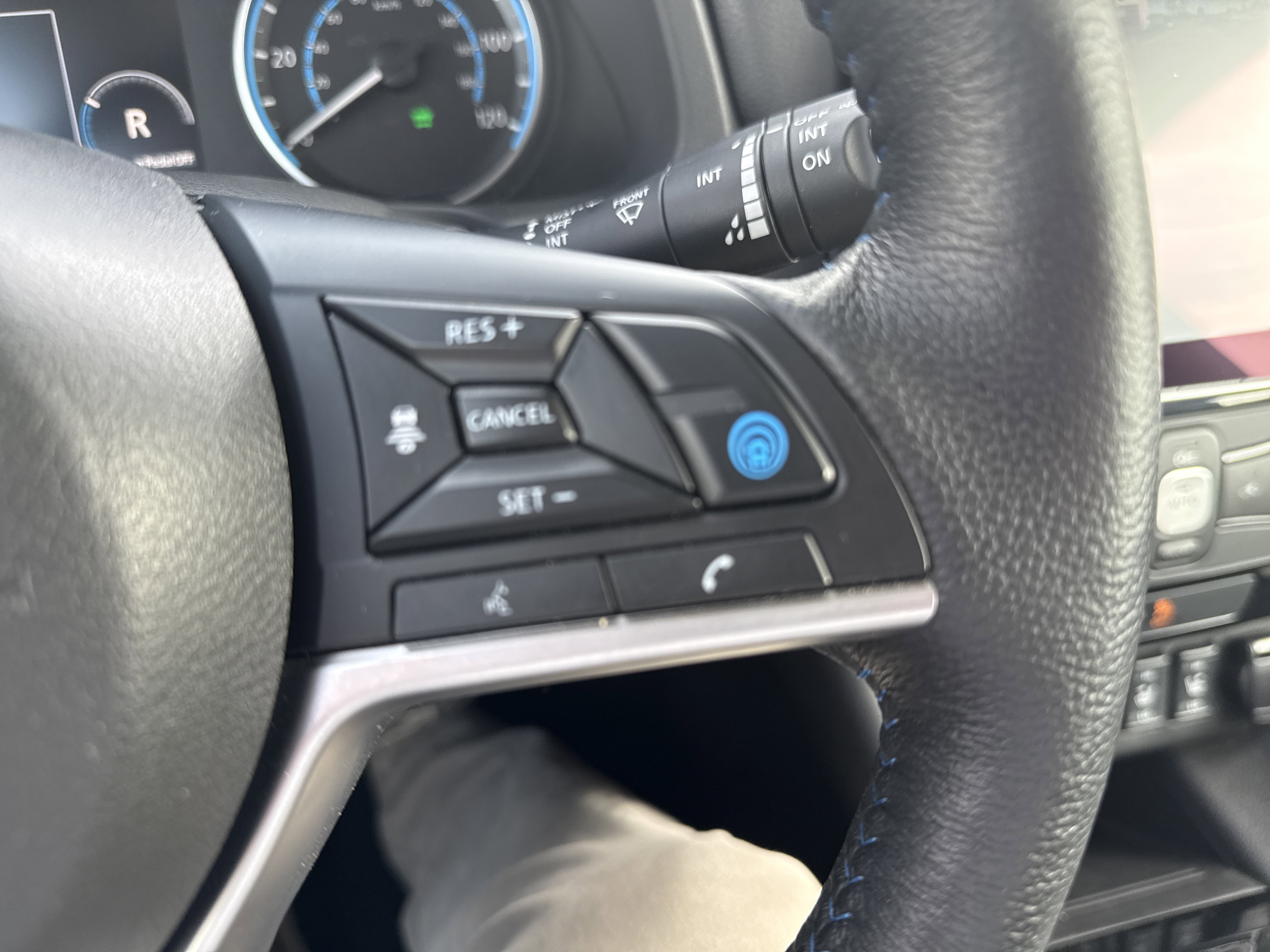 Certified 2024 Nissan Leaf SV Plus image 22