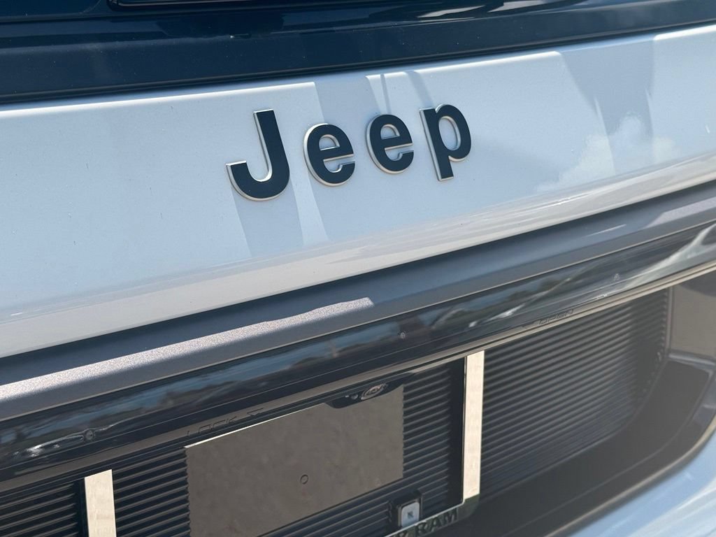 New 2026 Jeep Grand Wagoneer Summit AWD/4WD image 40