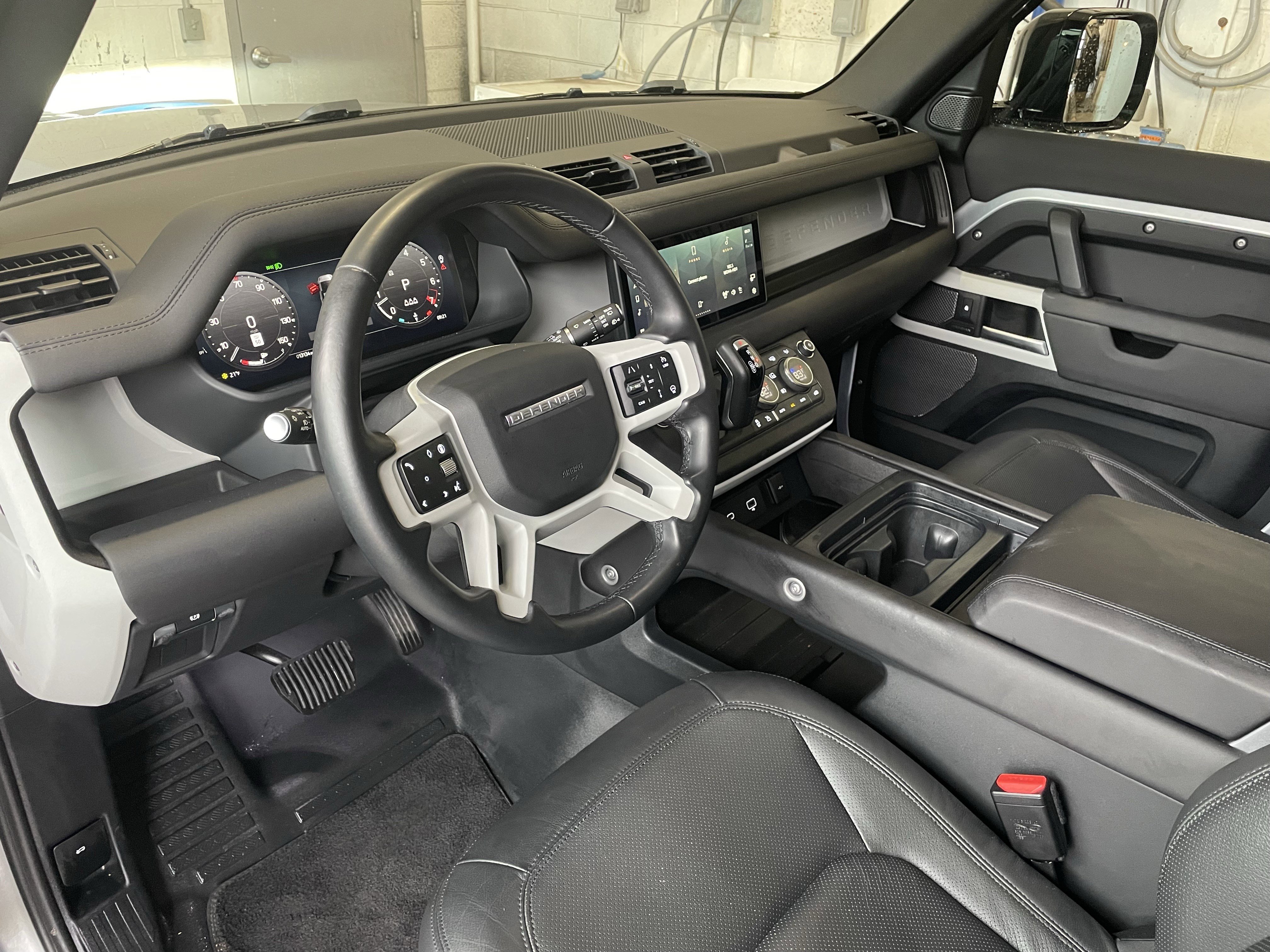 Used 2024 Land Rover Defender 110 S image 13