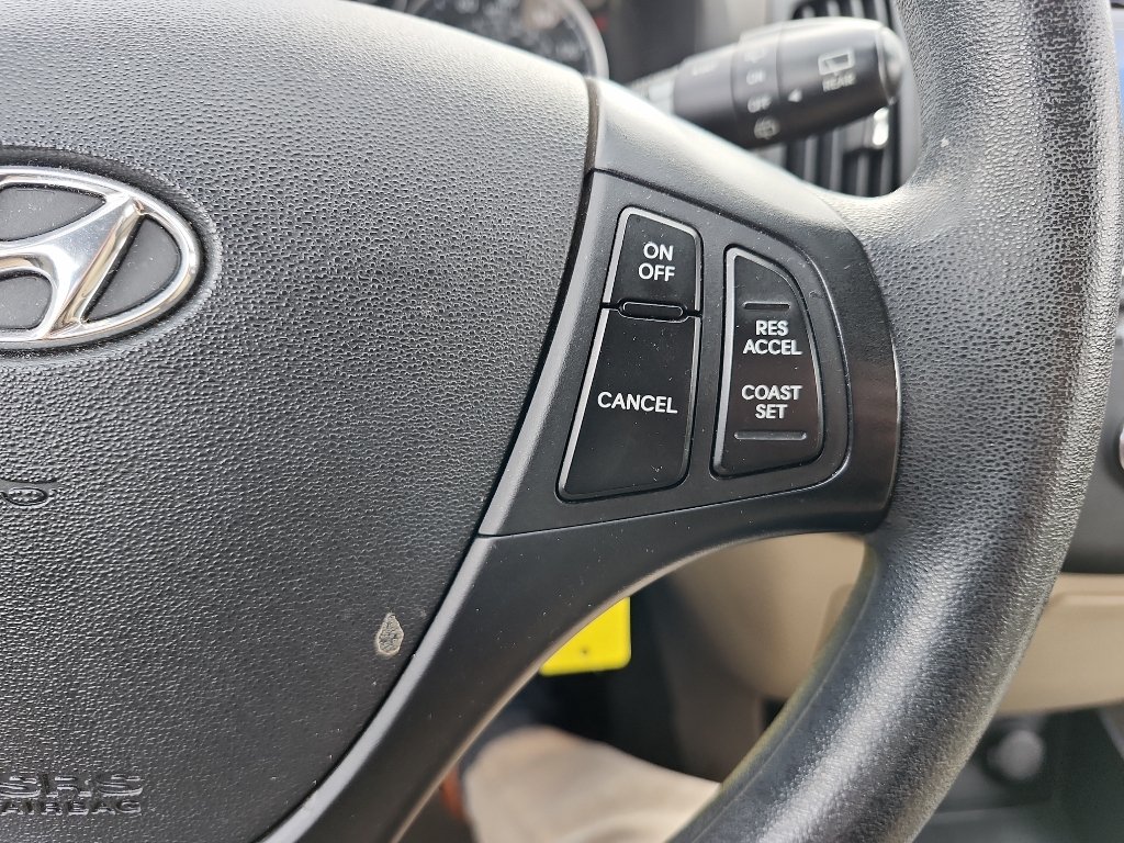 Used 2012 Hyundai Elantra GLS FWD image 27