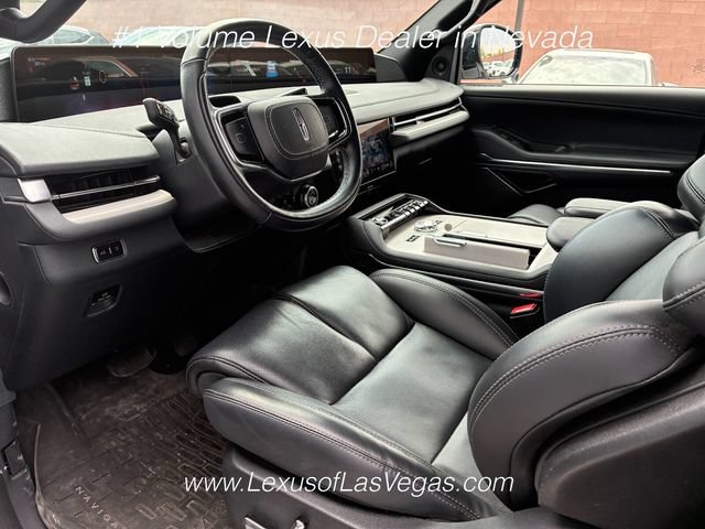 Used 2026 Lincoln Navigator Reserve w/ Jet Appearance Package AWD/4WD image 4