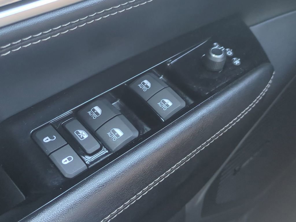 Used 2024 Jeep Wagoneer Series II image 32