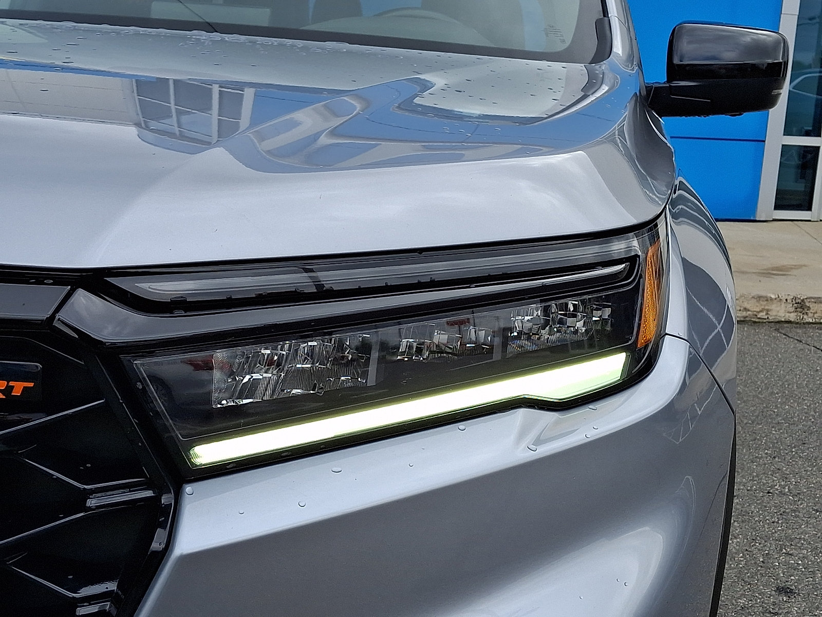 Used 2025 Honda Pilot TrailSport image 9
