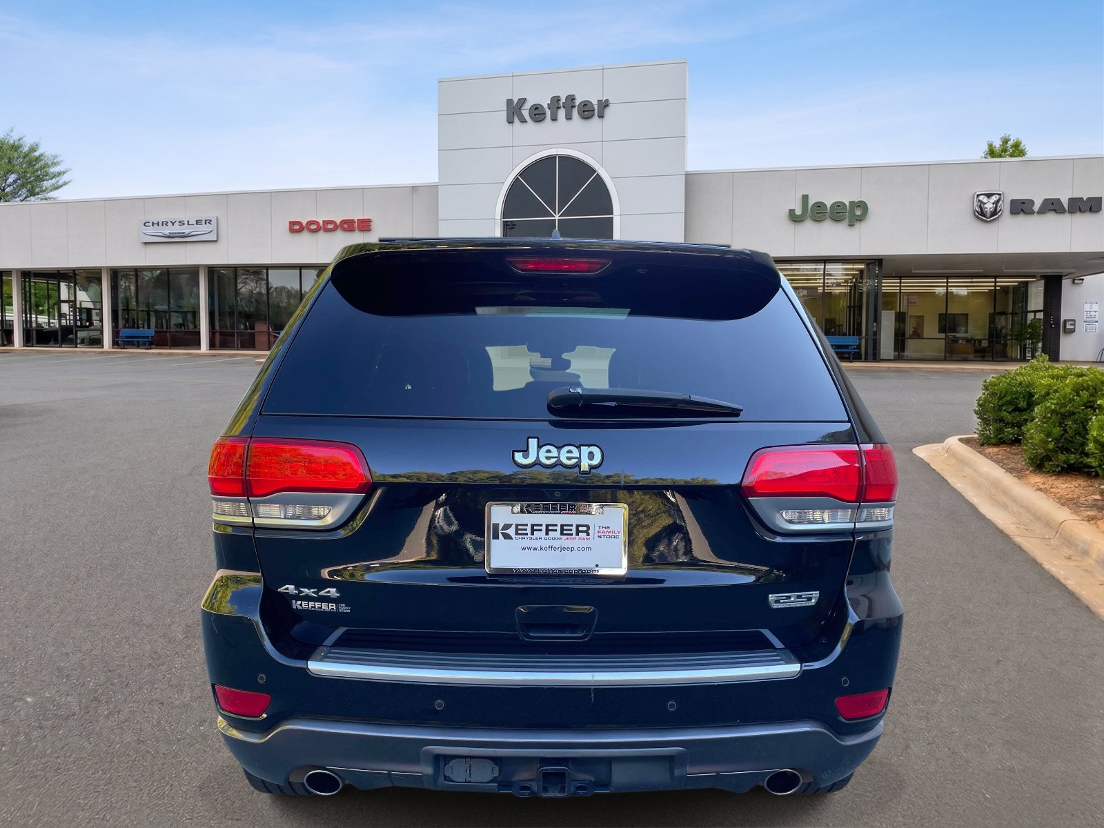 Used 2018 Jeep Grand Cherokee Limited AWD/4WD image 5