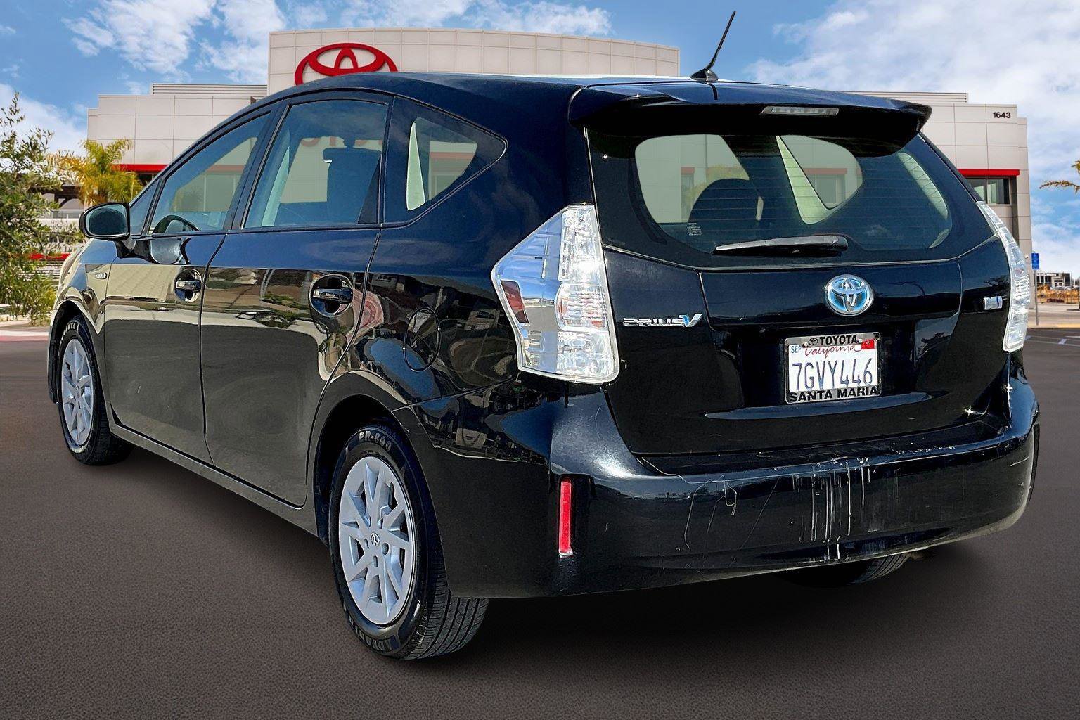 Used 2014 Toyota Prius V Two image 2