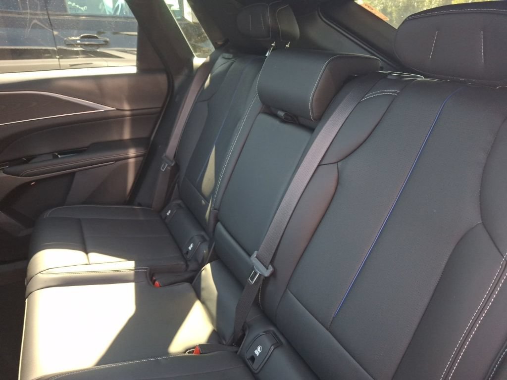 Used 2024 Cadillac Lyriq Luxury RWD image 11