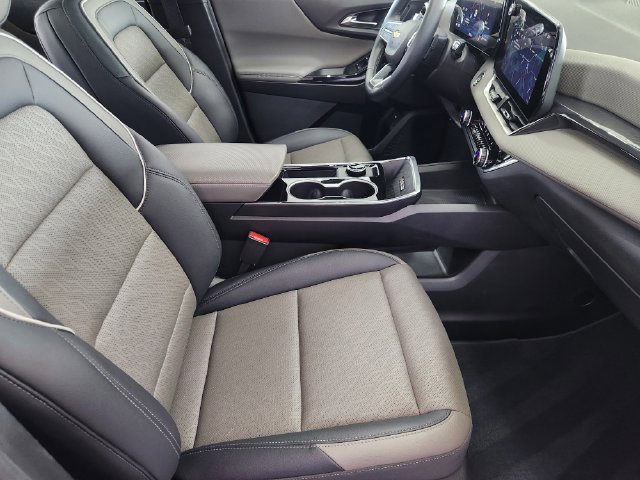 Used 2026 Chevrolet Equinox LT w/ Convenience Package II FWD image 11