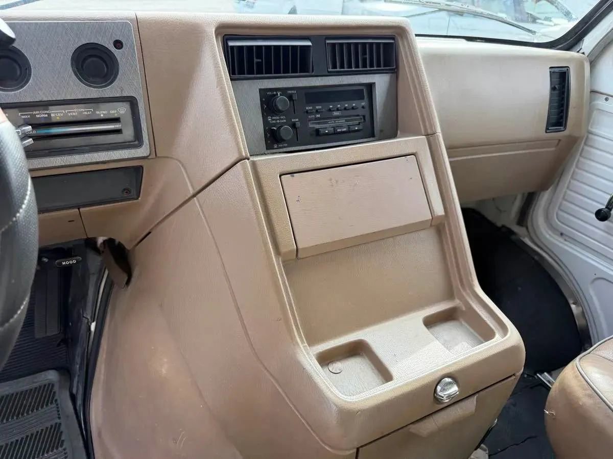 Used 1995 Chevrolet G30 RWD image 24