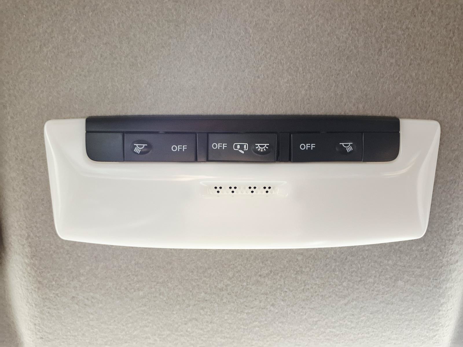 Used 2019 Nissan Kicks SR w/ SR Premium Package FWD image 22