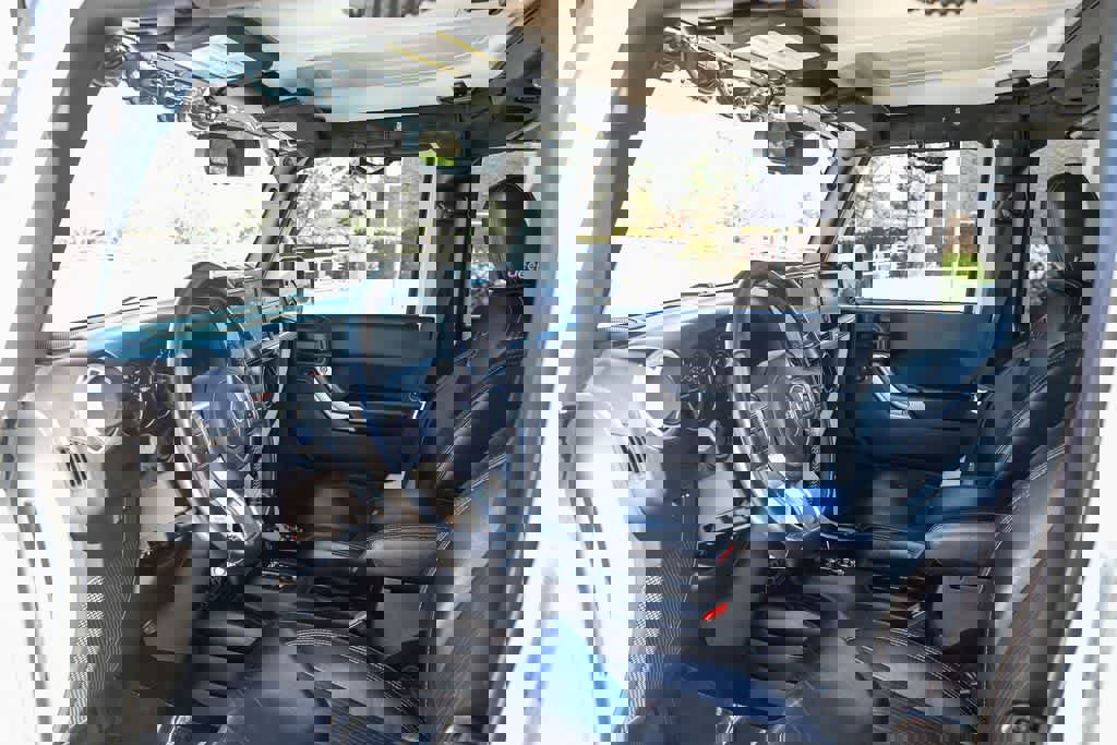 Used 2015 Jeep Wrangler Freedom Edition image 19