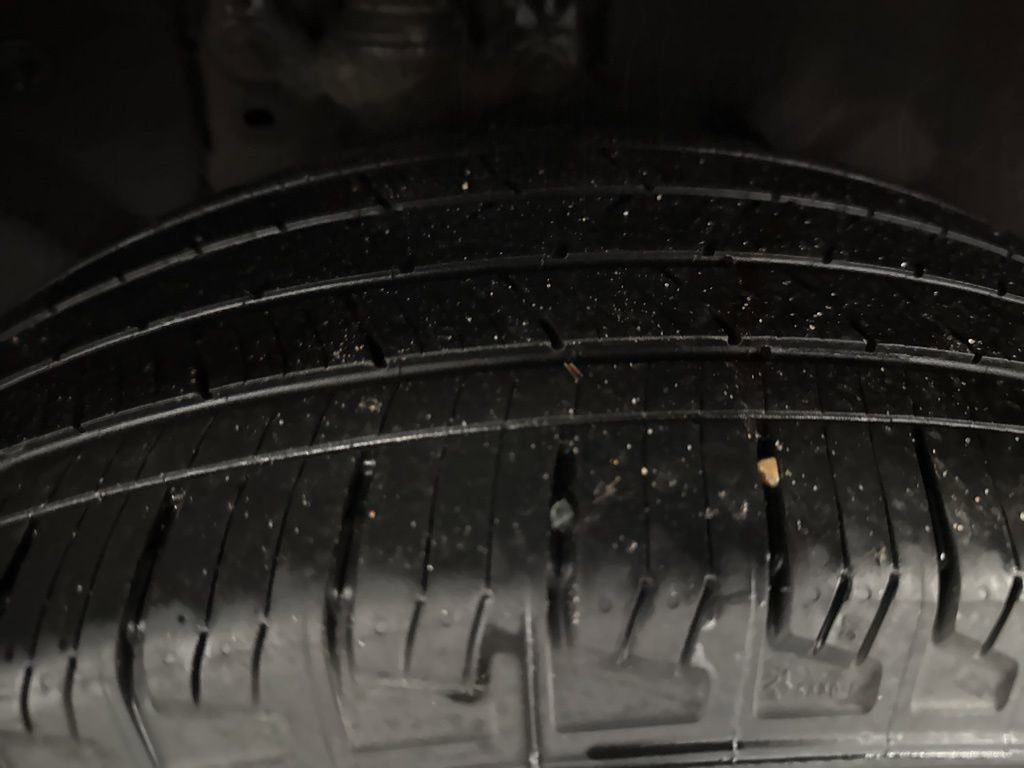 Used 2022 Ford Explorer XLT w/ Equipment Group 202A image 10