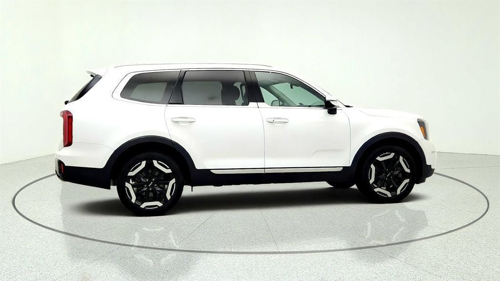 Used 2024 Kia Telluride S w/ S Sunroof Package AWD/4WD image 4