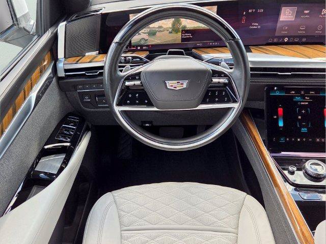Certified 2025 Cadillac Escalade ESV Sport Platinum AWD/4WD image 18