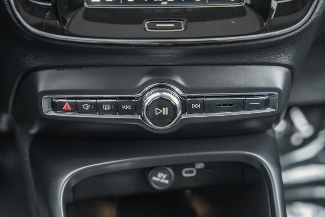 Used 2024 Volvo XC40 B5 Plus w/ Protection Package Premier image 24