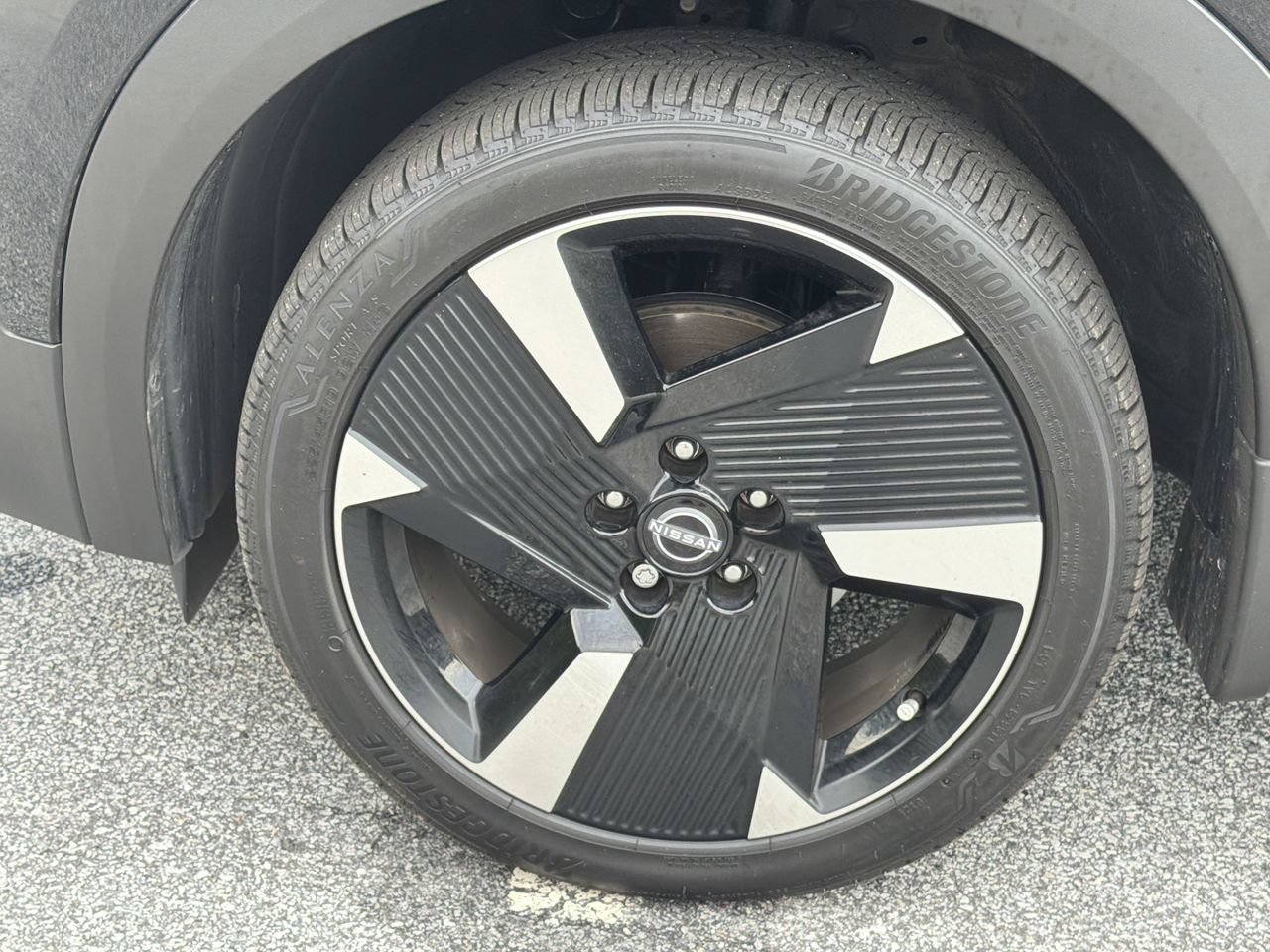 Certified 2025 Nissan Kicks SR w/ SR Premium Package FWD image 32